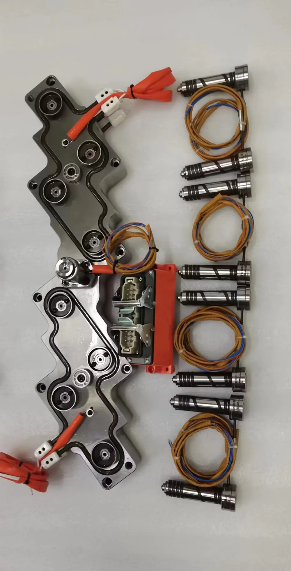 Medical PETG multi point pin valve hot runner system 04
